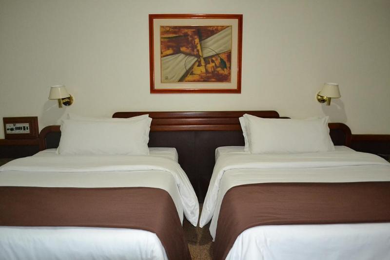 Dimas Lessa Hotel モンテス・クラロス エクステリア 写真
