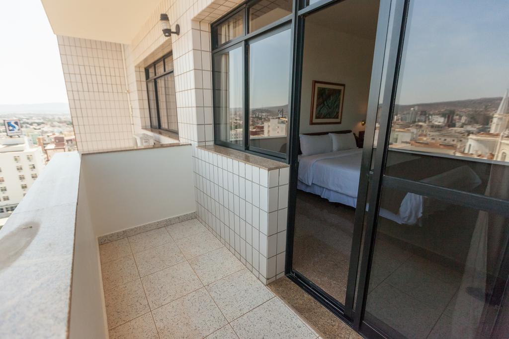 Dimas Lessa Hotel モンテス・クラロス エクステリア 写真