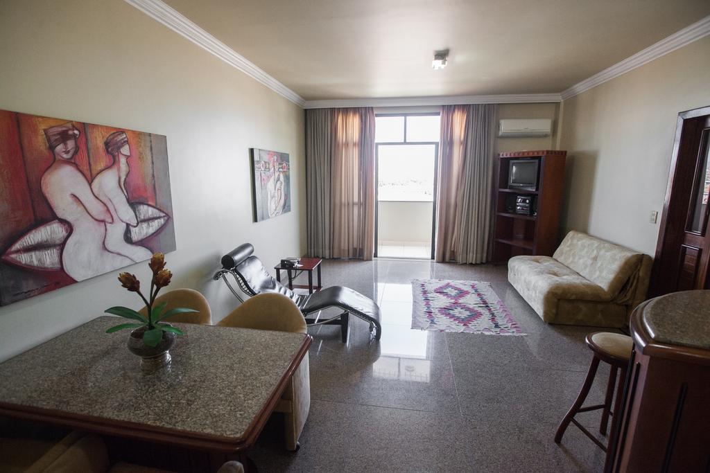 Dimas Lessa Hotel モンテス・クラロス エクステリア 写真