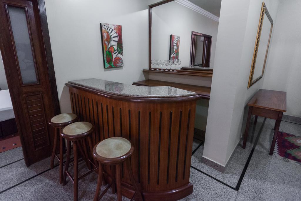 Dimas Lessa Hotel モンテス・クラロス エクステリア 写真