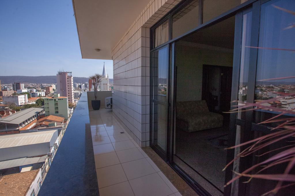 Dimas Lessa Hotel モンテス・クラロス エクステリア 写真