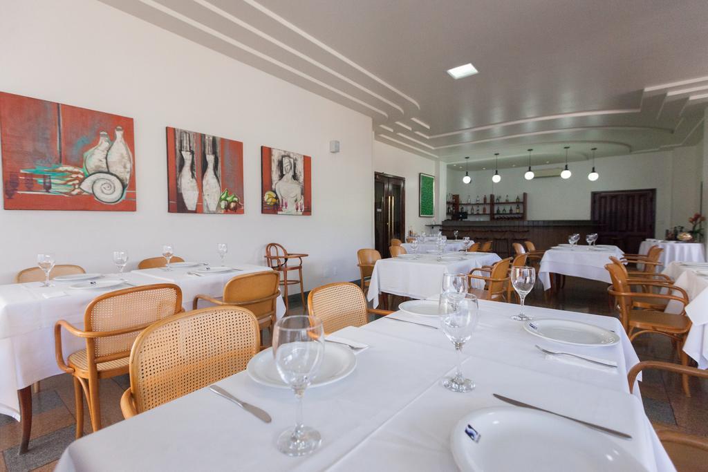 Dimas Lessa Hotel モンテス・クラロス エクステリア 写真