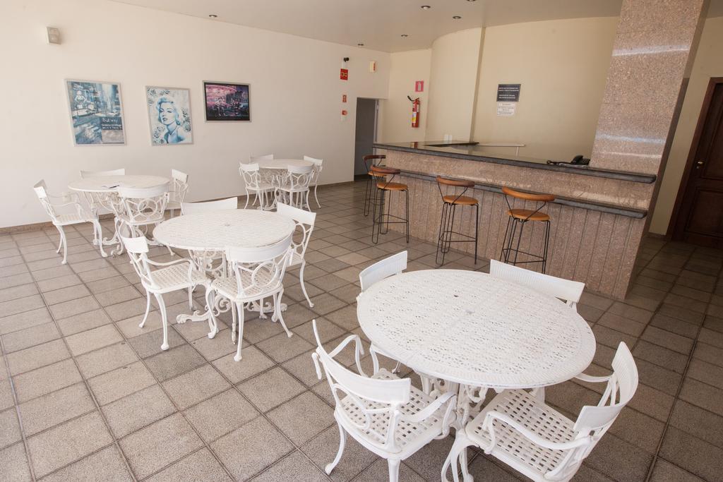 Dimas Lessa Hotel モンテス・クラロス エクステリア 写真