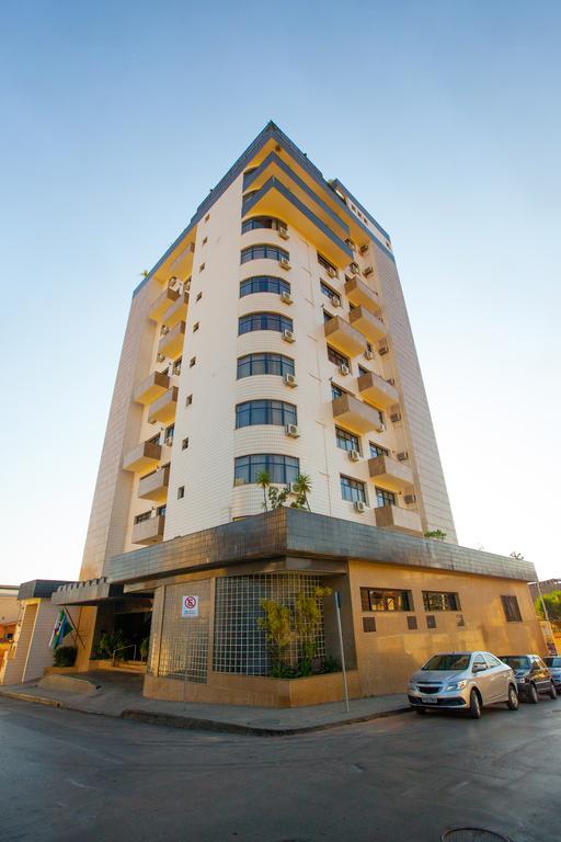 Dimas Lessa Hotel モンテス・クラロス エクステリア 写真