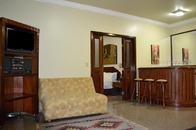 Dimas Lessa Hotel モンテス・クラロス エクステリア 写真