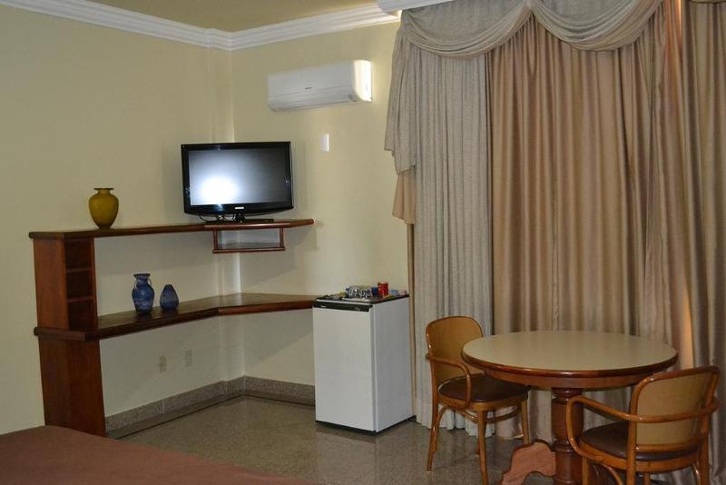 Dimas Lessa Hotel モンテス・クラロス エクステリア 写真
